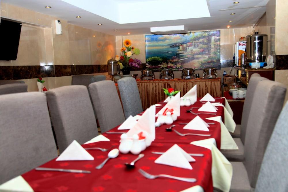 Saffron Hotel Dubaj Zewnętrze zdjęcie